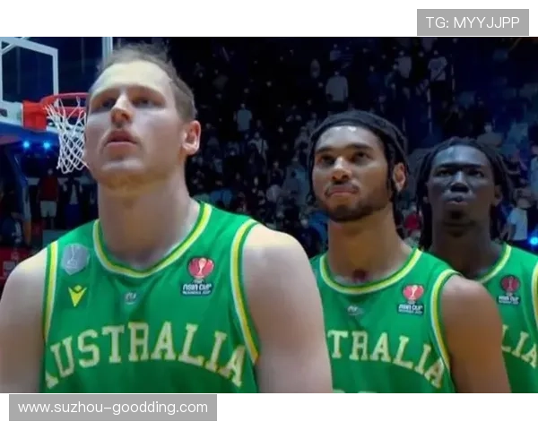 诺伊尔晒老友重聚合照携拉基蒂奇阿萨莫阿塔帕洛维奇温情相会