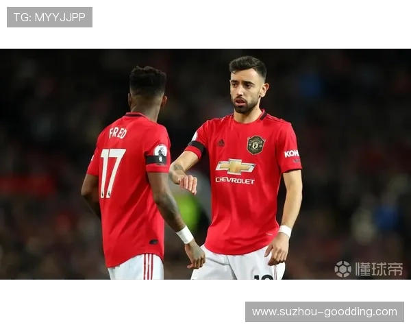 B费助力库尼亚适应压力并加练默契展现葡语球员团结精神 B费助力库尼亚适应压力并加练默契展现葡语球员团结精神