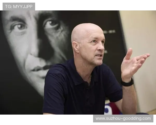 小克鲁伊夫谈梅西未来选择强调自由与父亲的相似之处 小克鲁伊夫谈梅西未来选择强调自由与父亲的相似之处